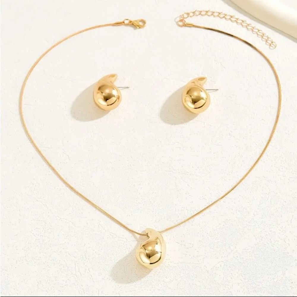 Gold Filled Large Water Drop Necklace Set - Picture 4 of 4